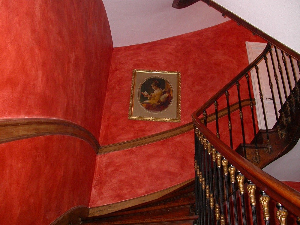 Décoration de cage d’escalier « Enduit ciré »